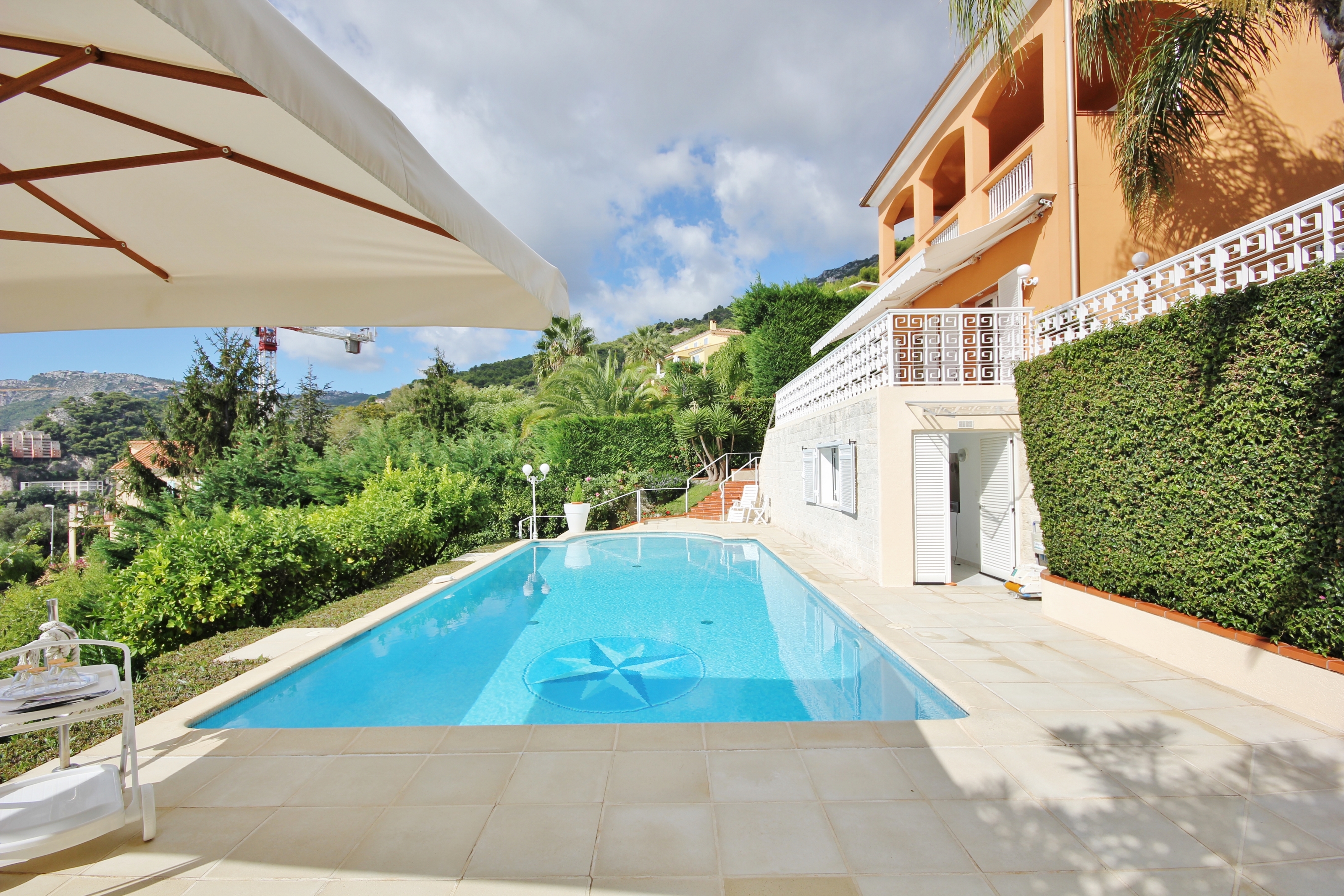 Acheter une belle villa à Beausoleil caressée par la brise de Monaco
